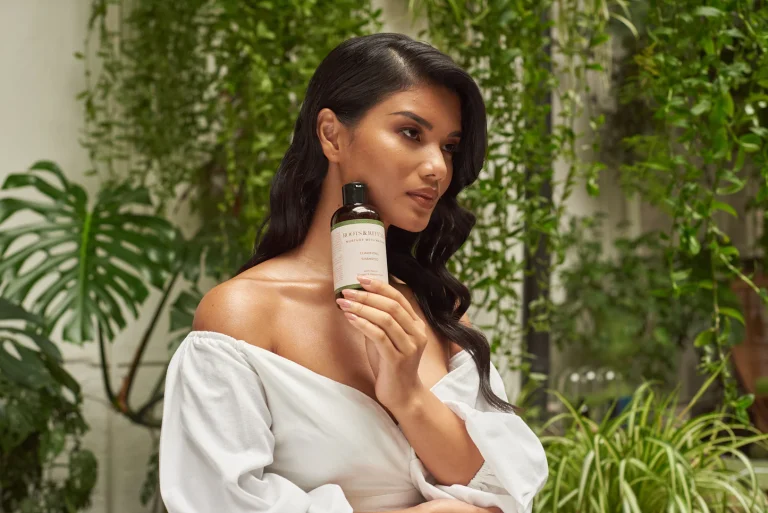 The Timeless Elixir: Unlocking the Benefits of Daily Hair Oiling